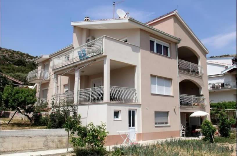 Apartmant Milan Trogir Exterior foto